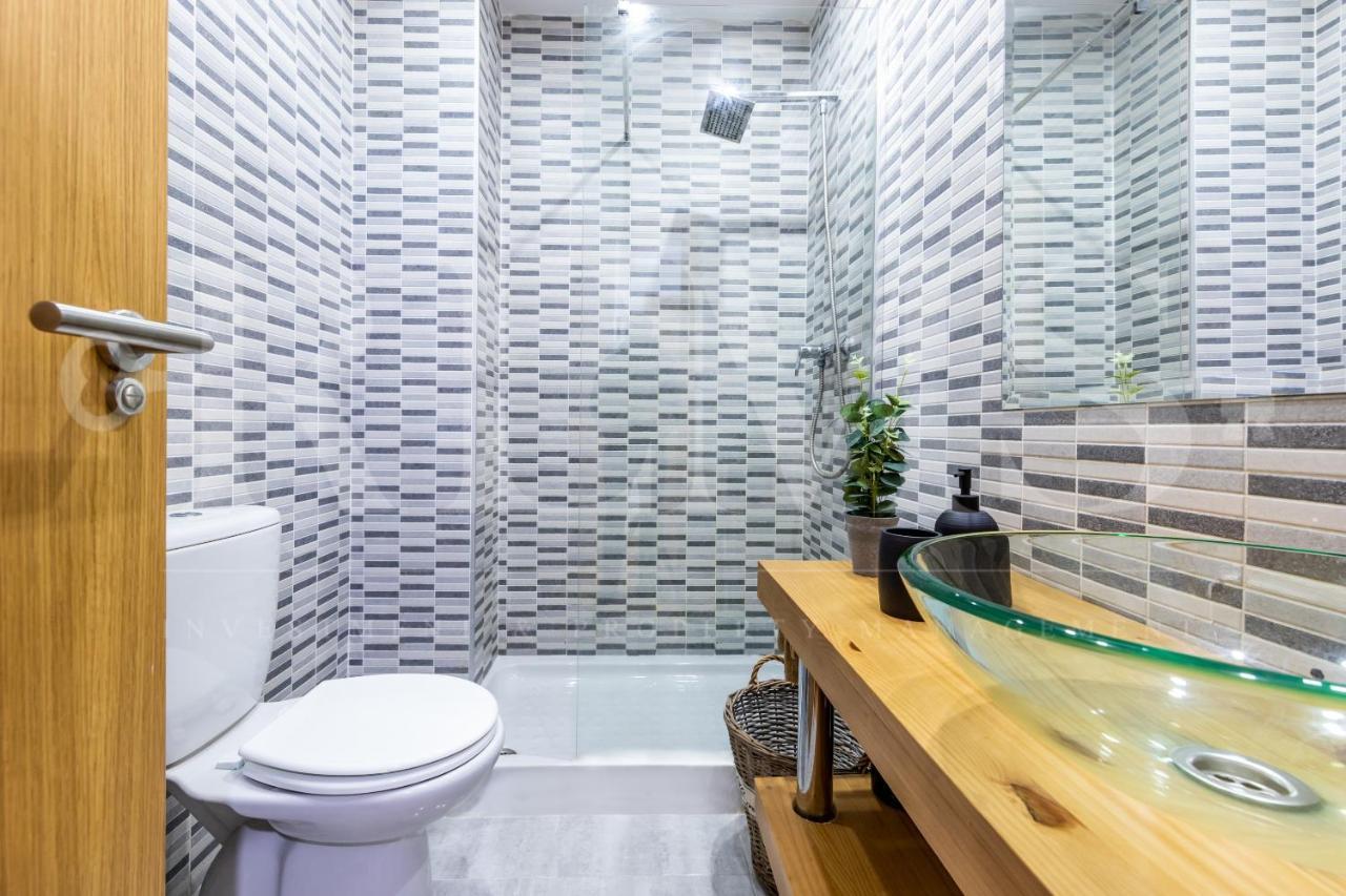 Cozy Flat With Common Pool & Parking - Center By Rems Apartment Malaga Luaran gambar