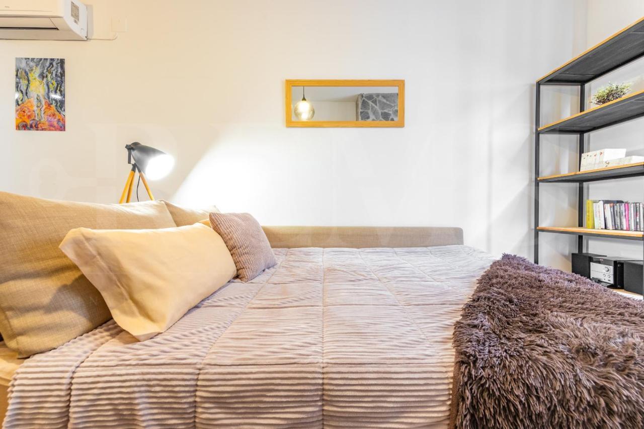Cozy Flat With Common Pool & Parking - Center By Rems Apartment Malaga Luaran gambar