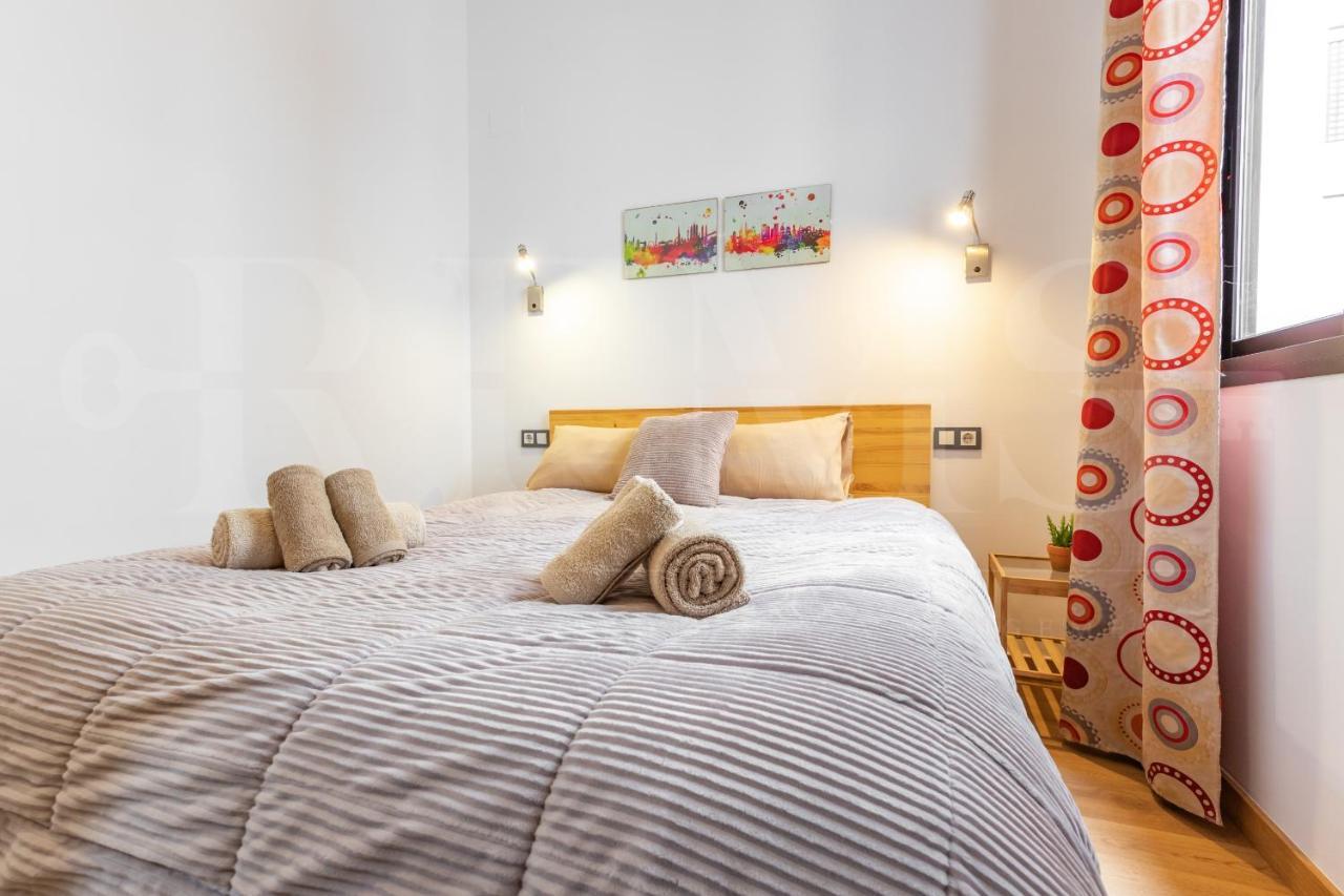 Cozy Flat With Common Pool & Parking - Center By Rems Apartment Malaga Luaran gambar
