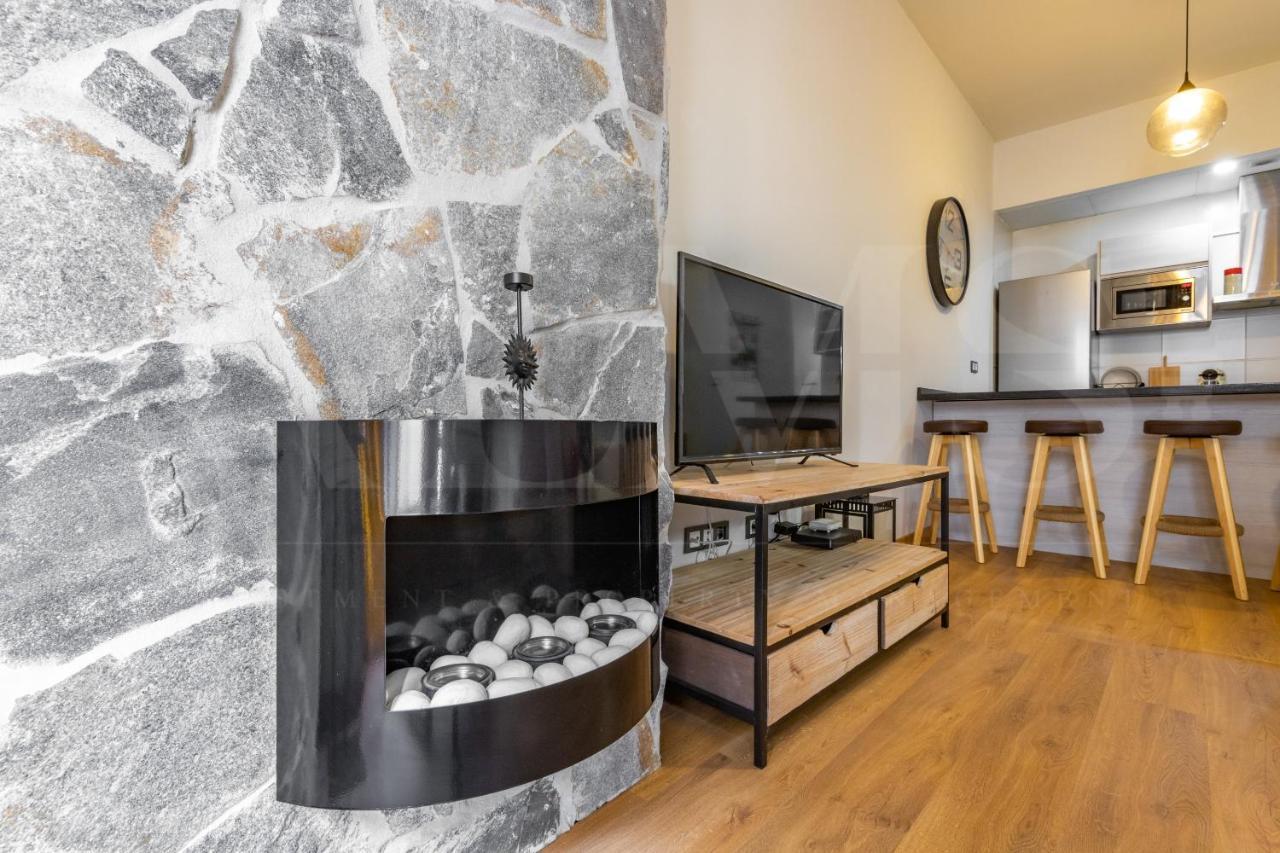 Cozy Flat With Common Pool & Parking - Center By Rems Apartment Malaga Luaran gambar