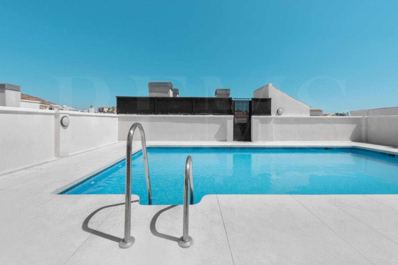 Cozy Flat With Common Pool & Parking - Center By Rems Apartment Malaga Luaran gambar