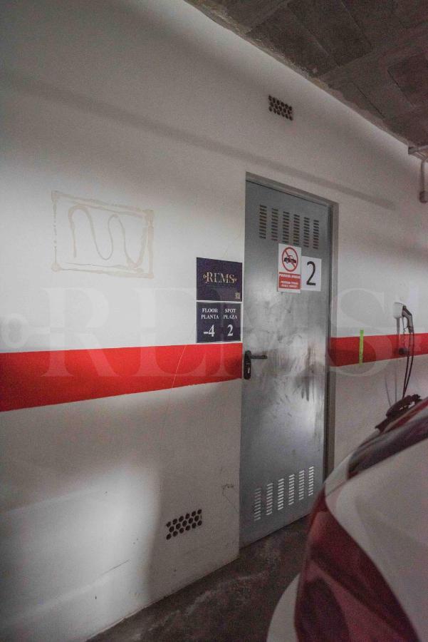 Cozy Flat With Common Pool & Parking - Center By Rems Apartment Malaga Luaran gambar